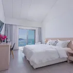 Adrina & 5*